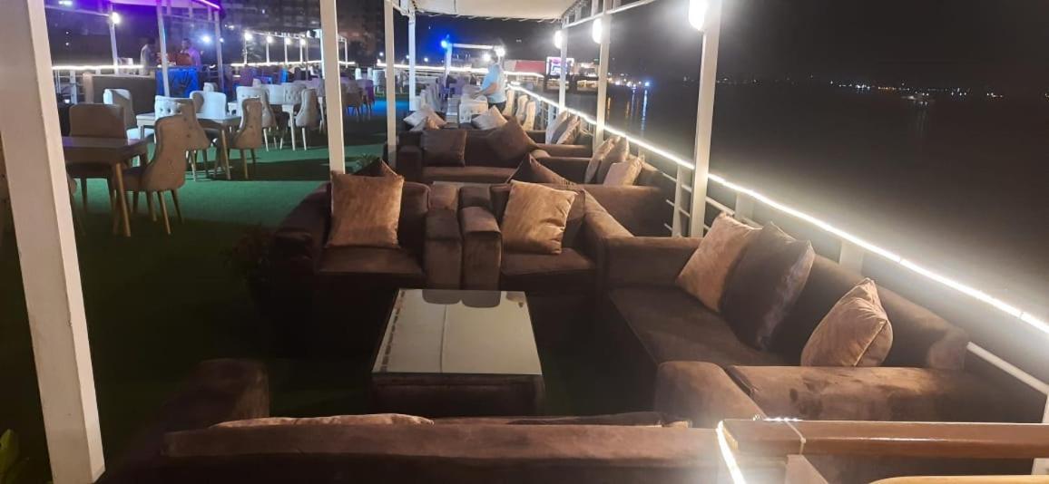 Nile View Aton Cruise Botel Caïro